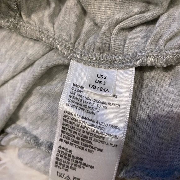 Urban Outfitters Light Gray Tie-Front Crop Top - Picture 7 of 14